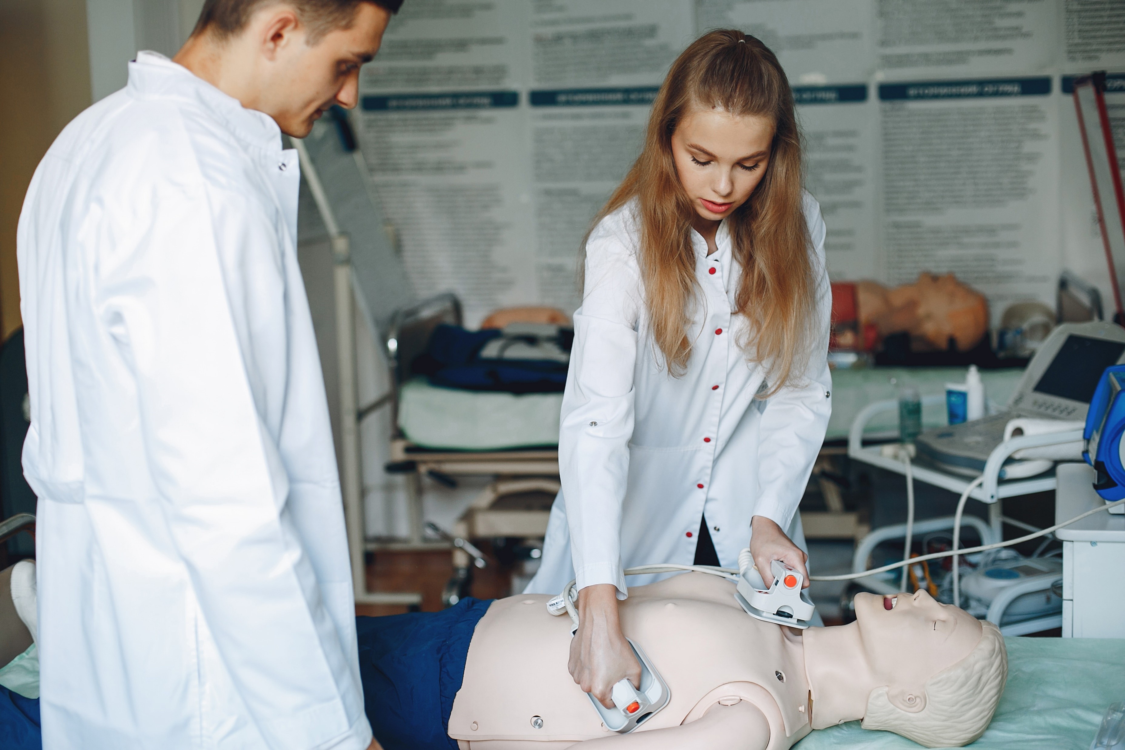 Nursing students conduct rescuscitation